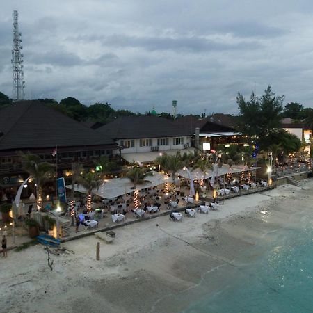 Scallywags Resort Gili Trawangan Exterior photo